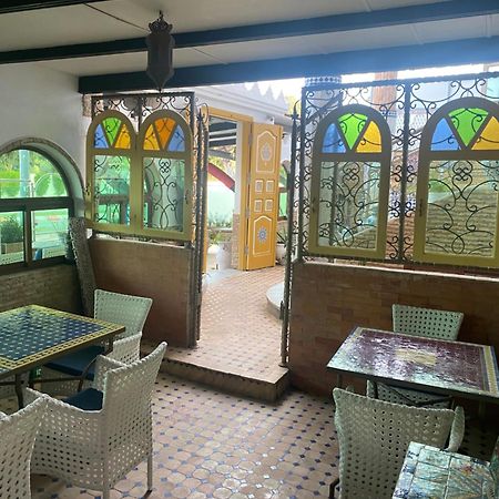 Pasta Plaza Hotel Asilah Bagian luar foto